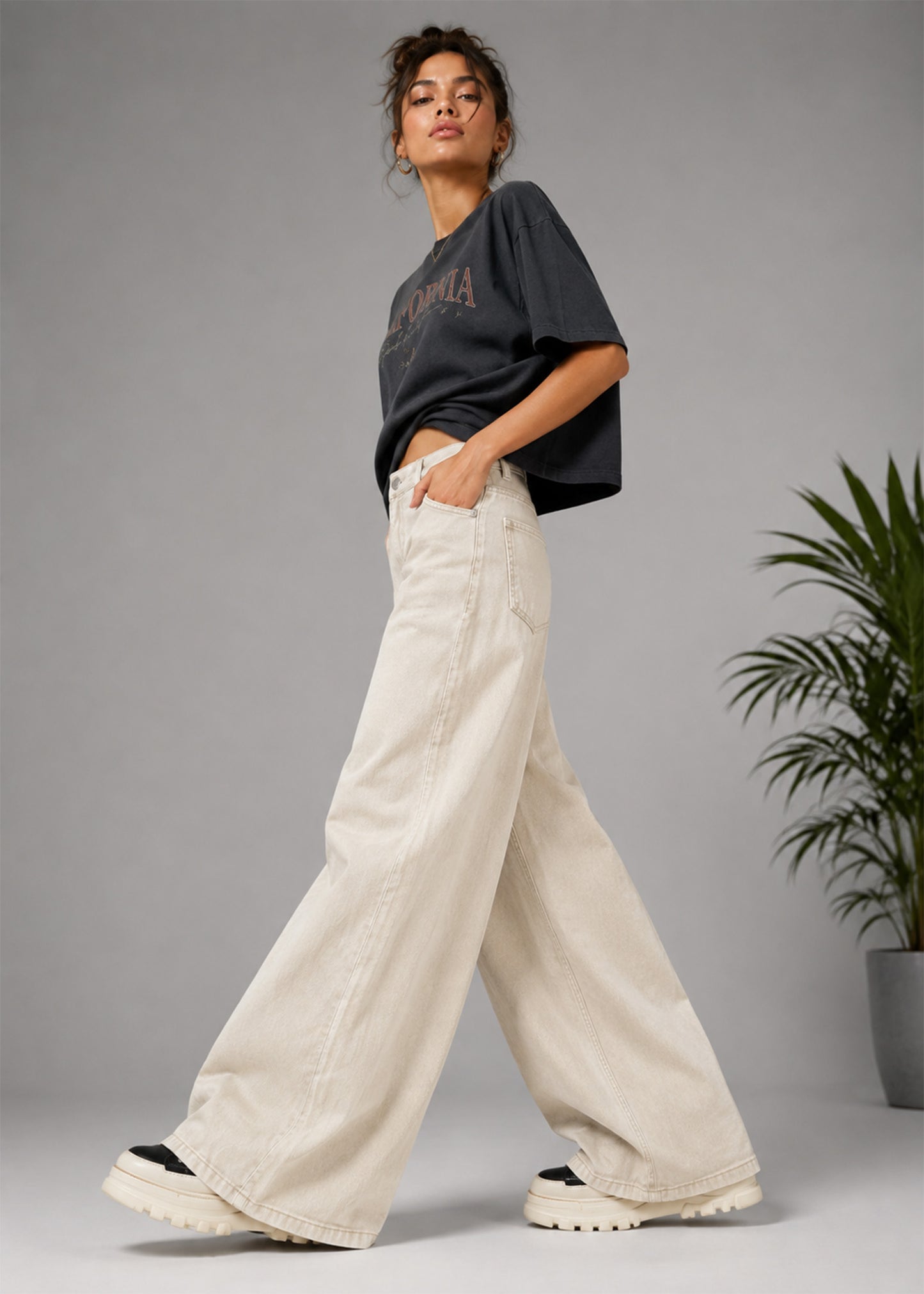 H&M Women Wide Leg Jeans Beige US 690