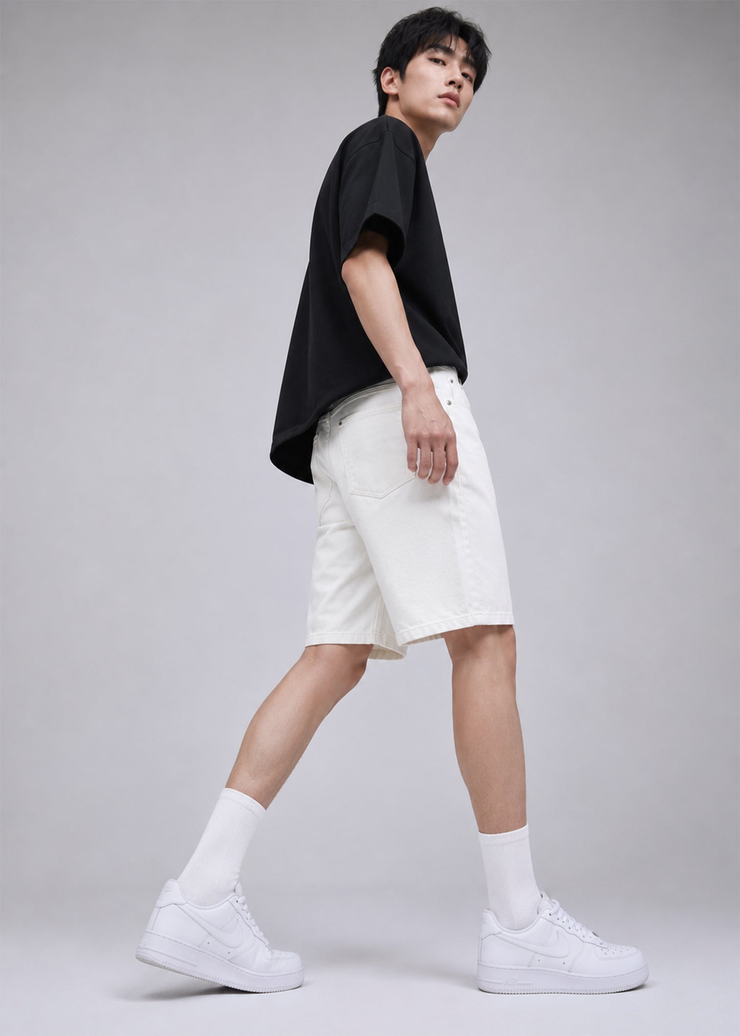 River Island Men Shorts White US 605