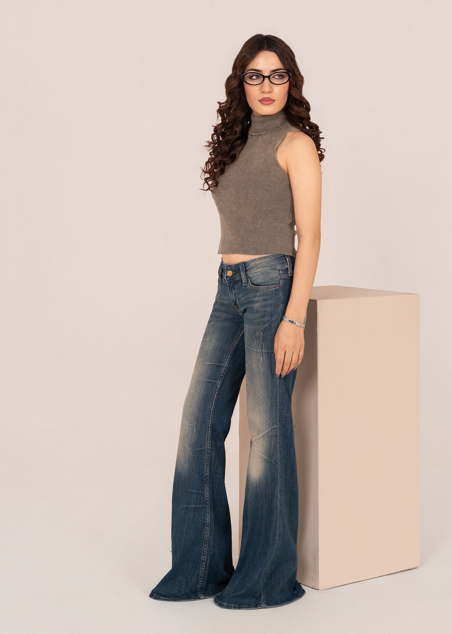 H&M-Bootcut Woman Jeans US 836
