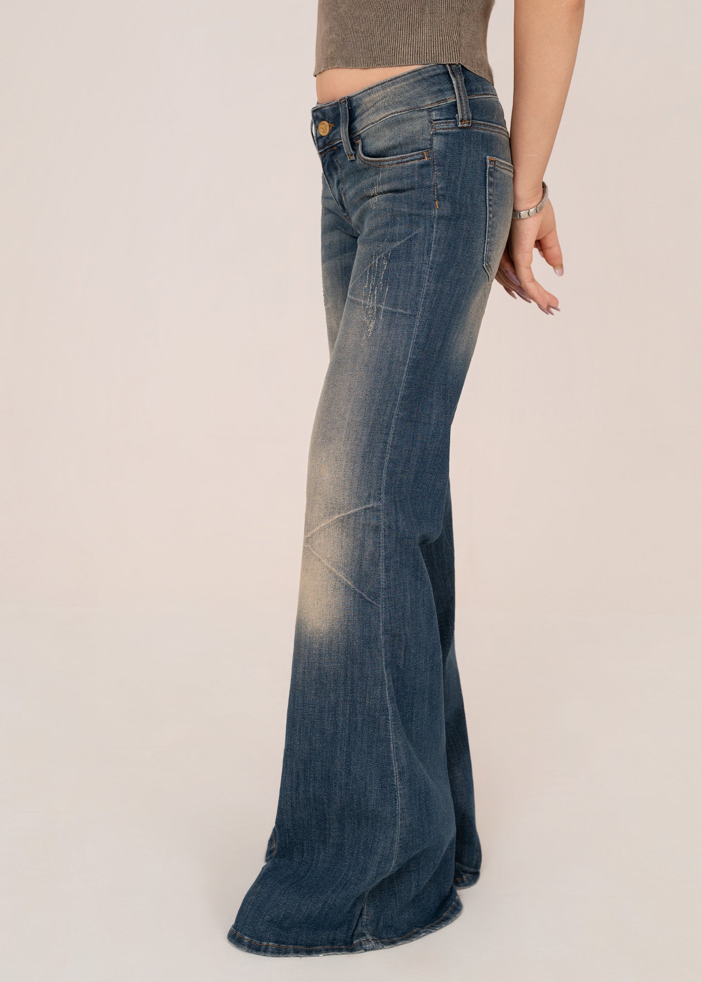 H&M-Bootcut Woman Jeans US 836