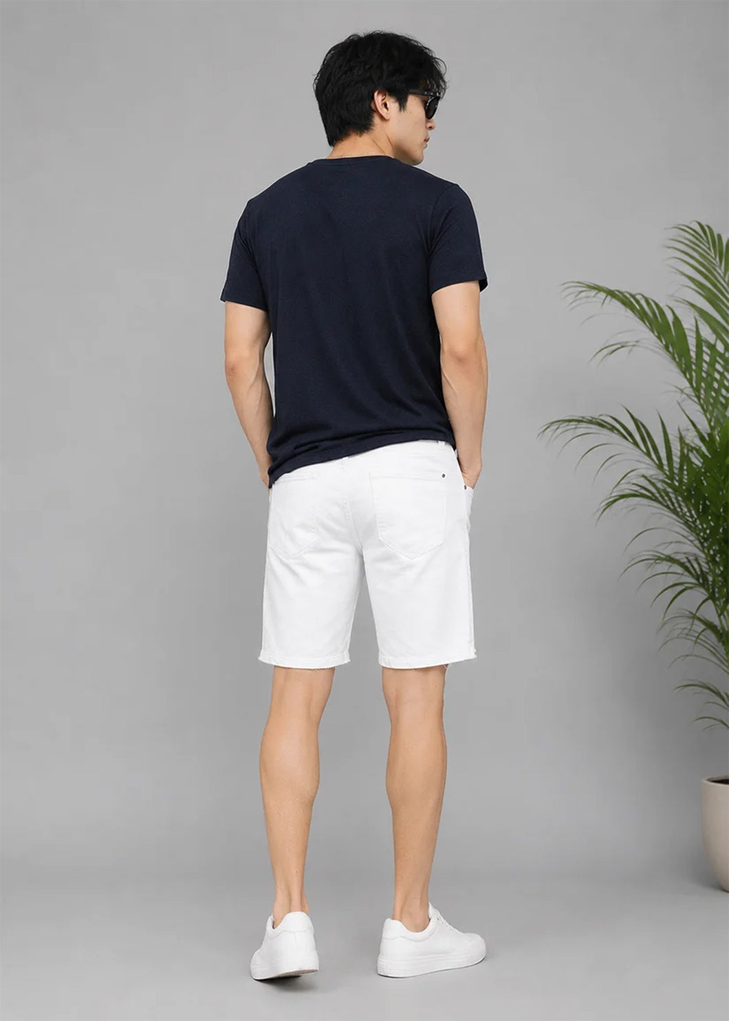 H&M Men Shorts White US 108