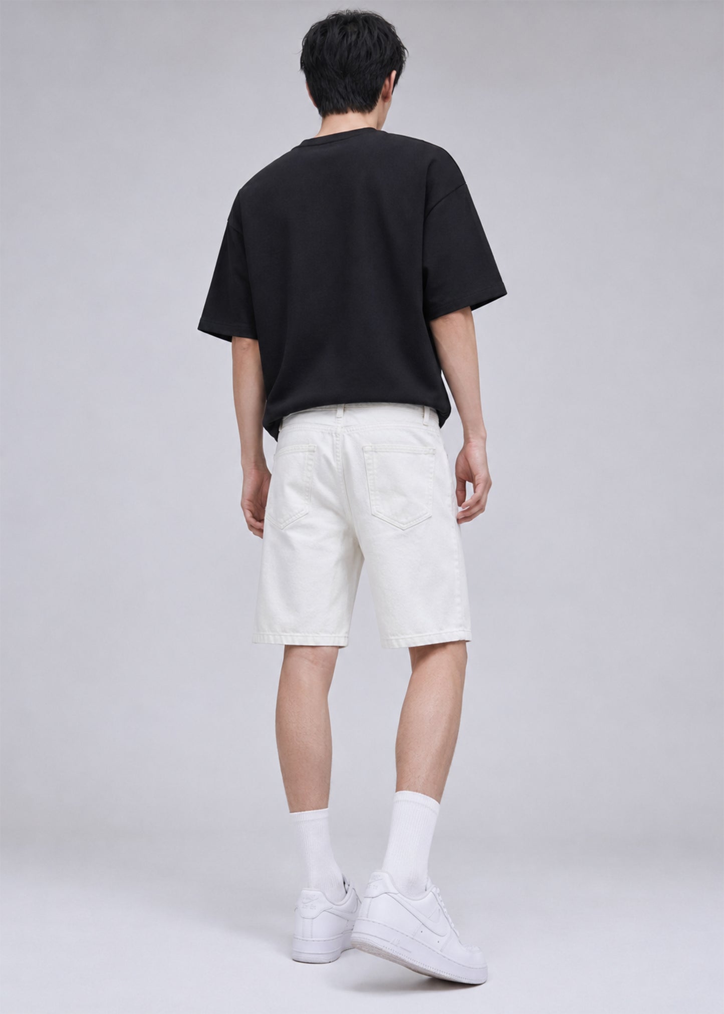 River Island Men Shorts White  US 605