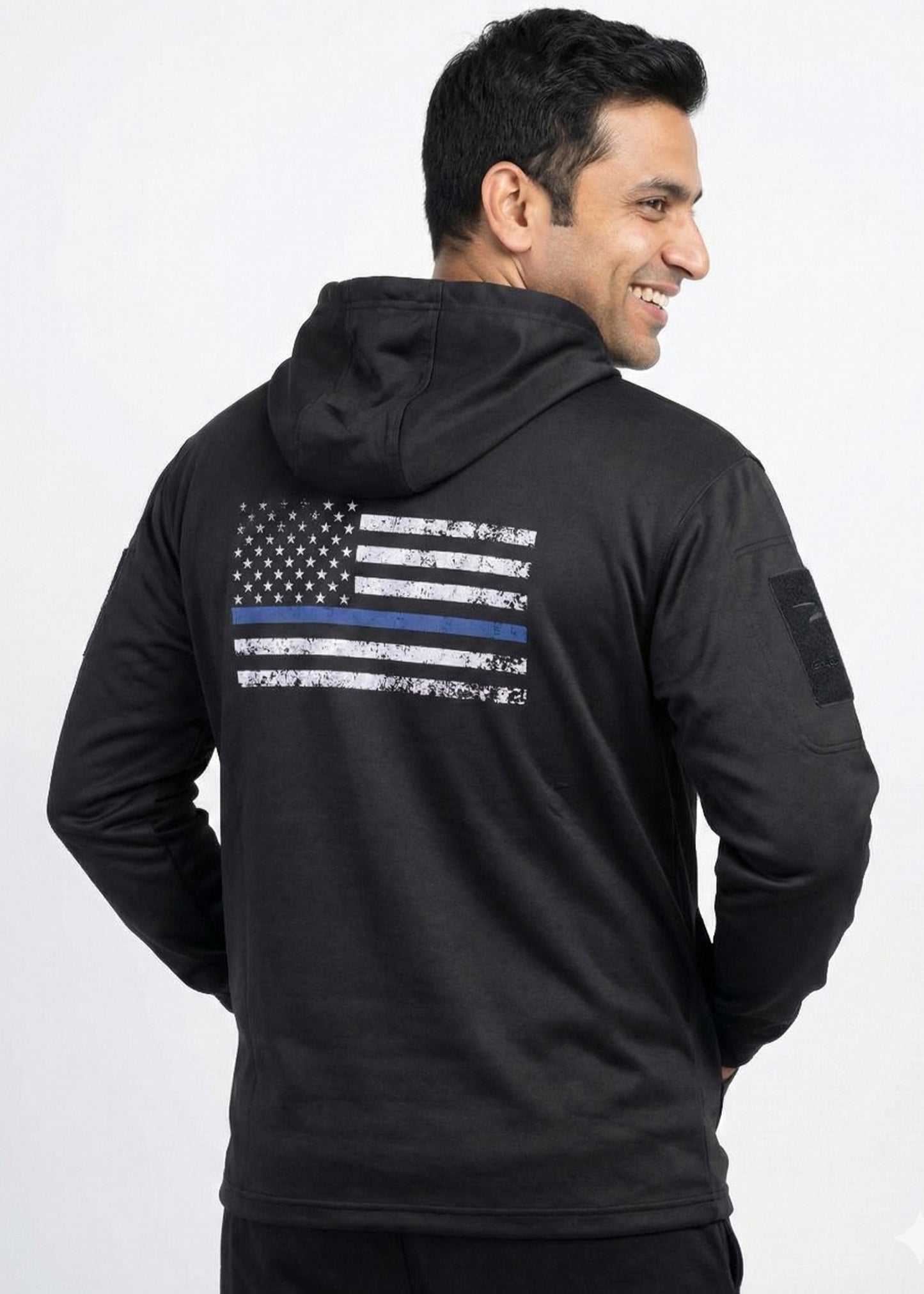 Arrow-Men Hood Black Front Logo 2 111 SP