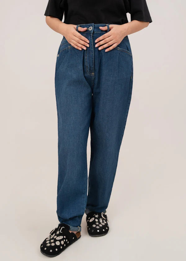 GINA-Mom Fit-Amb-03-DB
